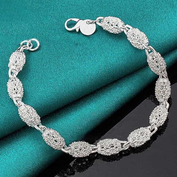 .925 stamped plated Hollow Lantern barrel bracelet 7 3/4" - Picture 1 of 5